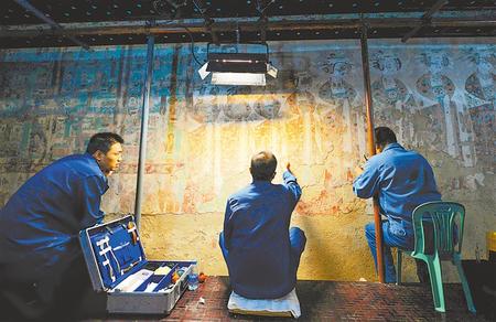 莫高窟記得，“飛天”記得…… ——敦煌研究院文物保護(hù)利用群體素描