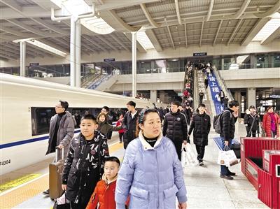 春運10天來 蘭鐵集團(tuán)累計發(fā)送旅客232.8萬人