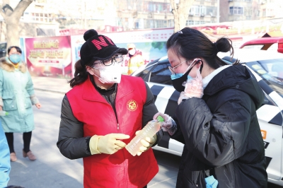 用點滴善舉筑就強大正能量 蘭州市各級道德模范、蘭州好人齊心援助抗擊疫情一線