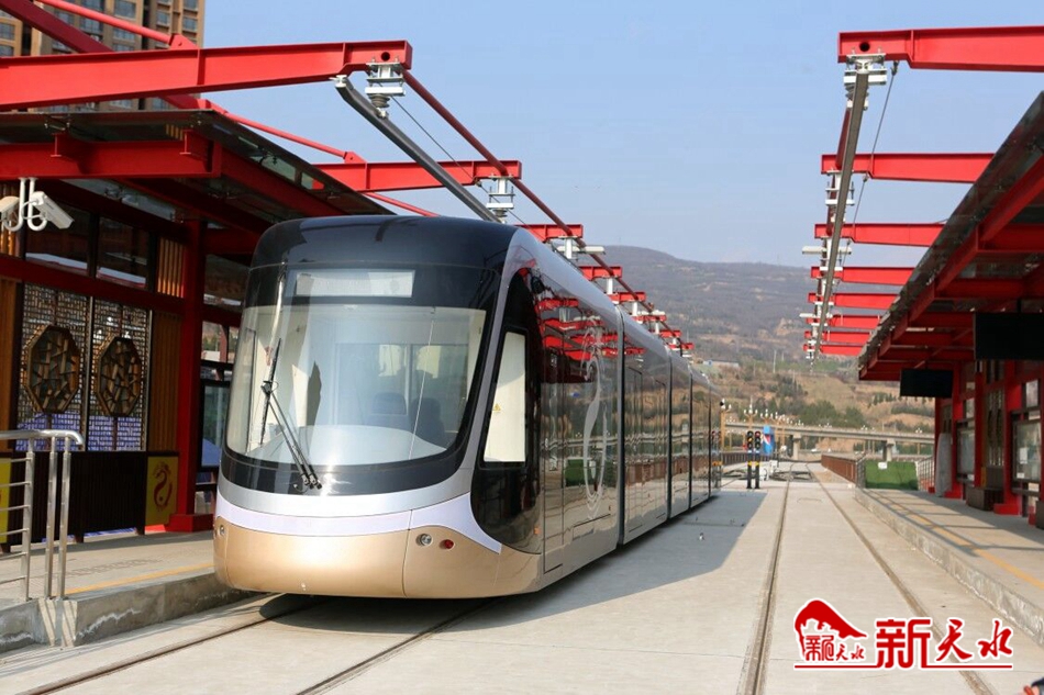 王銳調(diào)研有軌電車(chē)示范線(xiàn)一期工程、工業(yè)博物館等項(xiàng)目建設(shè)情況