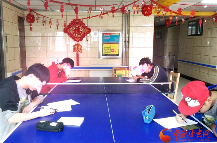 停課不?？?蘭州市兒童福利院組織初三學(xué)生首次線上月考 