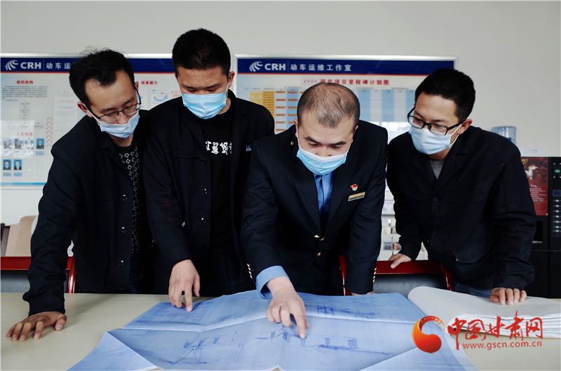 用奮斗的青春護航高鐵——記全國鐵路勞動模范、蘭西動車運用所副所長張學(xué)東