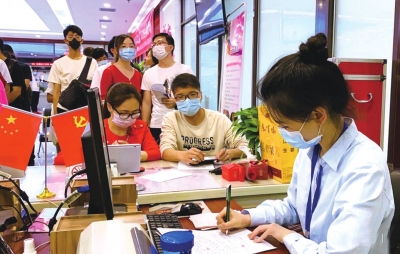 “幸有所愛，不畏山?！?“5·20”當天蘭州城關(guān)區(qū)有521對新人領(lǐng)證