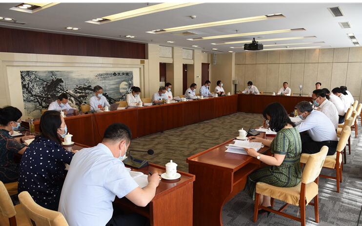 【兩會(huì)快訊】甘肅代表團(tuán)分組審議全國(guó)人大常委會(huì)工作報(bào)告，唐仁健參加第二小組會(huì)議并發(fā)言