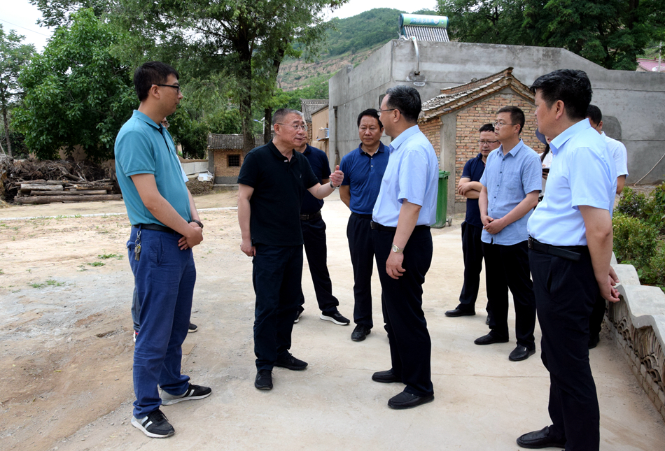 王銳深入麥積區(qū)、甘谷縣掛牌督戰(zhàn)村調(diào)研指導(dǎo)脫貧攻堅(jiān)工作