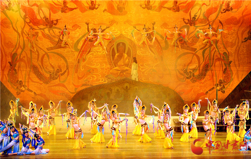 8月8日晚，《絲路花雨》《大夢敦煌》首次同臺亮相蘭州