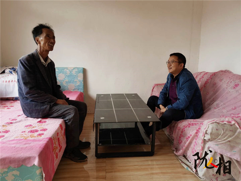 【隴人相】以扶貧為己任 把村民當(dāng)親人——記元古堆村黨支部第一書記、駐村幫扶工作隊(duì)隊(duì)長陳元兵