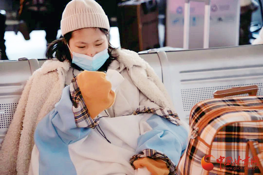 春運(yùn)故事：歸途的車站，有溫情、愛(ài)情，還有堅(jiān)守