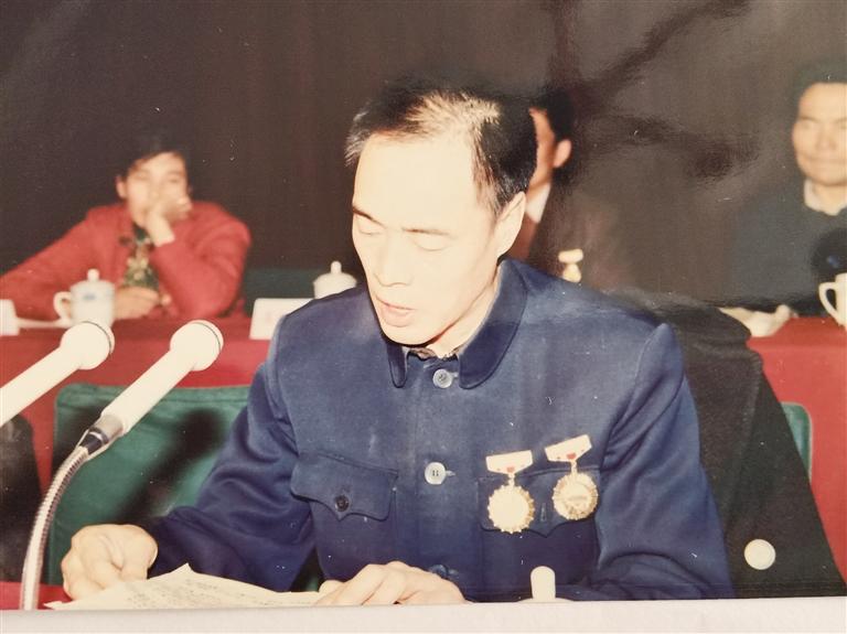 尋訪百名先鋒黨員  他用13年的時(shí)間完成28年的工作量——記“刀具大王”、全國(guó)勞模、蘭州通用機(jī)器廠工人技師蘆聚才