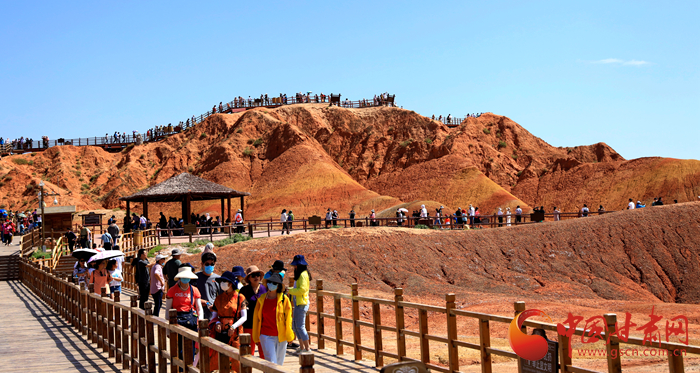 端午假期張掖共接待游客87.05萬人次，實(shí)現(xiàn)旅游收入4.64億元