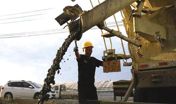 為了讓安置群眾早日入住  他們創(chuàng)造了又一個(gè)蘭州“新區(qū)速度”