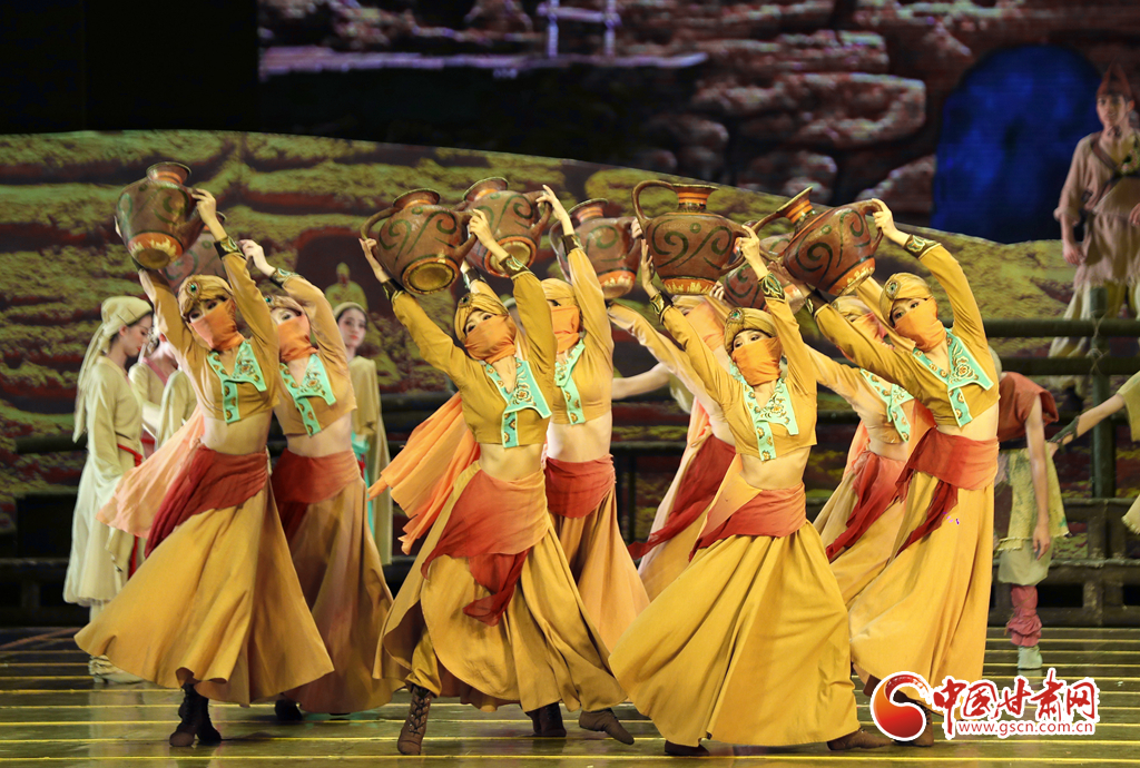 國(guó)慶假期1700萬(wàn)人游甘肅 旅游收入102.6億元 