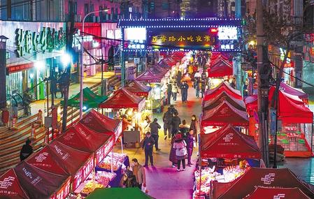 蘭州市城關(guān)區(qū)正寧路小吃夜市、南關(guān)民族風(fēng)味一條街恢復(fù)營業(yè)