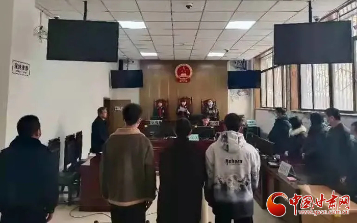 依法帶娃！甘肅省平?jīng)鍪邪l(fā)出首份《家庭教育令》