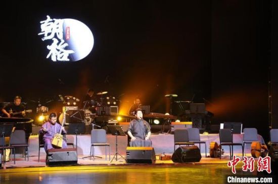 圖為甘肅本土原生態(tài)樂隊(duì)“朝格組合”在蘭州演出。(資料圖) 受訪人供圖