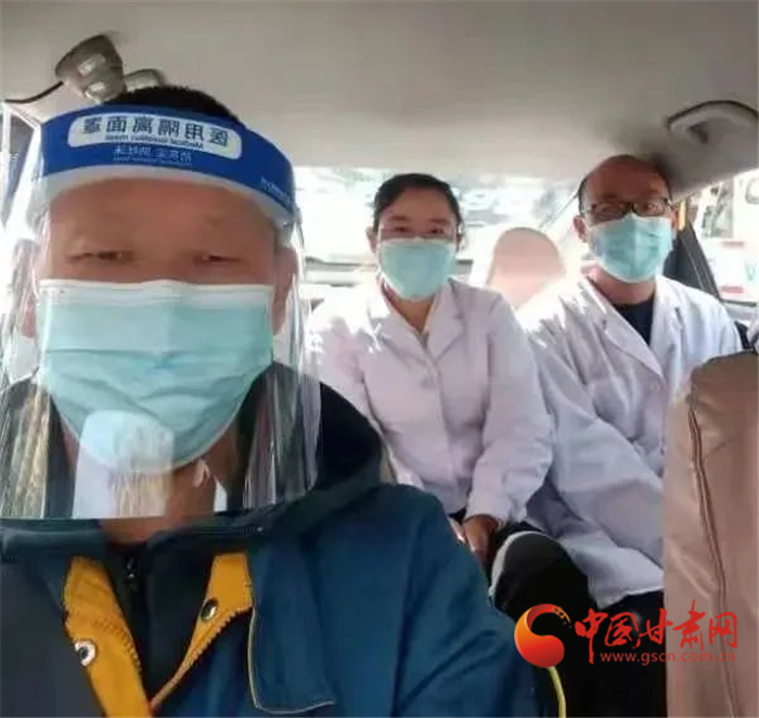 【疫情防控·甘肅在行動(dòng)】蘭州百輛出租車(chē)組建愛(ài)心車(chē)隊(duì) “疫”路沖鋒保民生