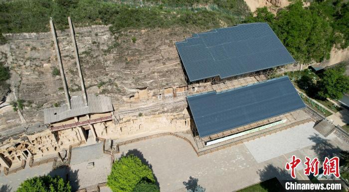 圖為航拍視角下的北石窟寺?！“瑧c龍 攝