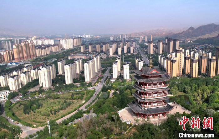 圖為“南涼古都”樂(lè)都朝陽(yáng)山片區(qū)的今朝?！⊙Φ?攝