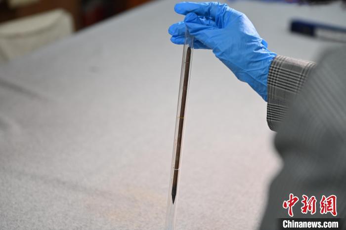 2024年5月7日，甘肅省博物館館藏國寶級文物“白馬作”毛筆。李亞龍　攝