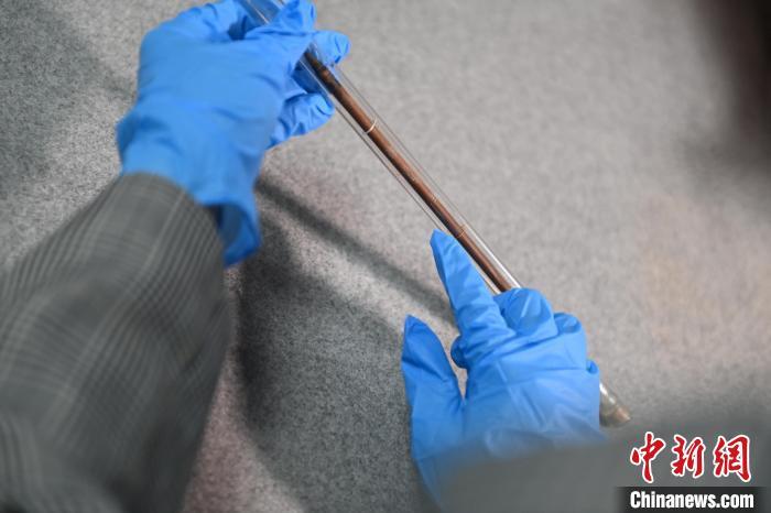 2024年5月7日，拍攝的甘肅省博物館館藏國寶級文物“白馬作”毛筆。李亞龍　攝