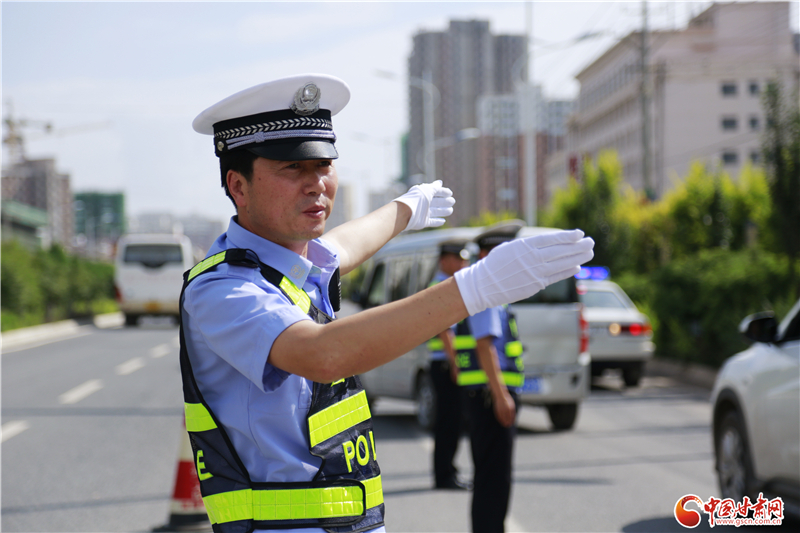 記全國公安二級(jí)英模鐘全龍